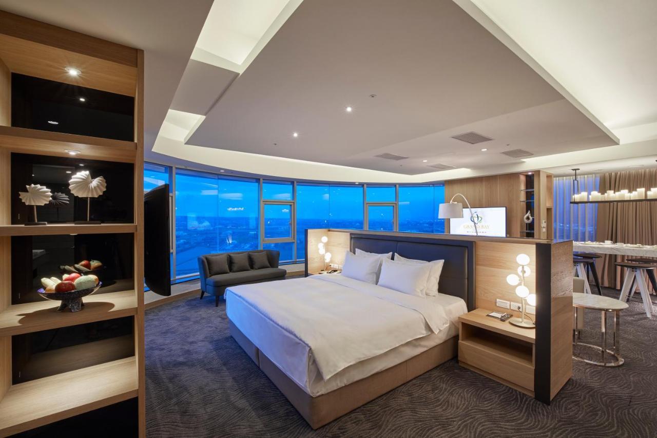منتجع جراند باي Heng-ch'un المظهر الخارجي الصورة A suite at the hotel