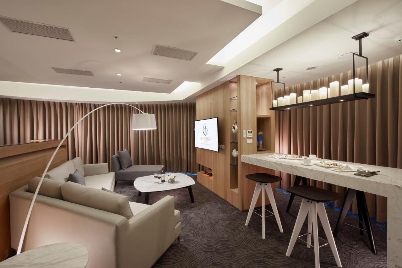 منتجع جراند باي Heng-ch'un المظهر الخارجي الصورة The interior of the lounge