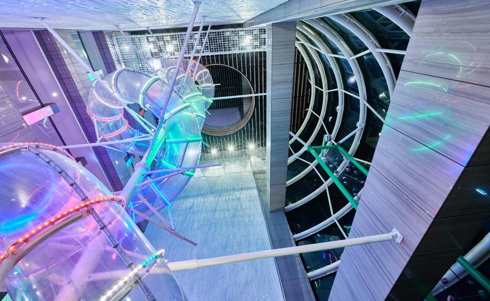 منتجع جراند باي Heng-ch'un المظهر الخارجي الصورة The interior of the National Museum of the Marine Corps