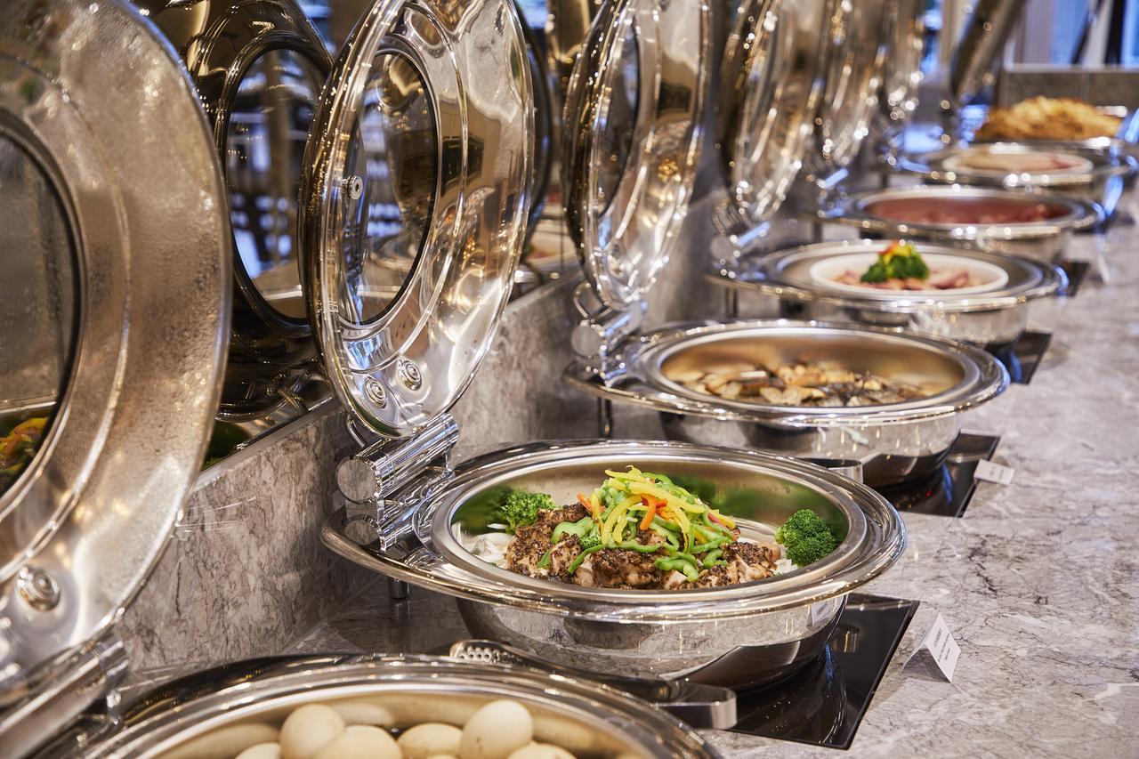 منتجع جراند باي Heng-ch'un المظهر الخارجي الصورة A selection of chafing dishes